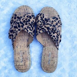 Nine West size 6m Cheetah Print slide on sandals